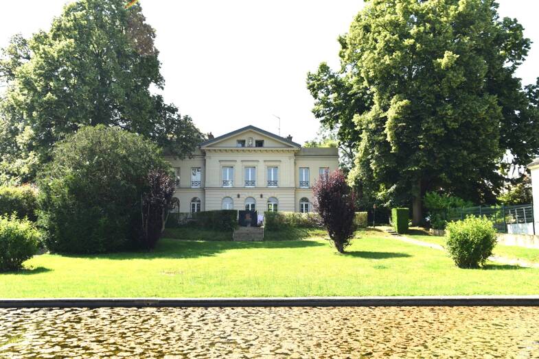 Appartement à louer 2 750 € 5 pièces 3 chambres 107,4 m² Étage 1/2 Aulnay Châtenay-Malabry 92290