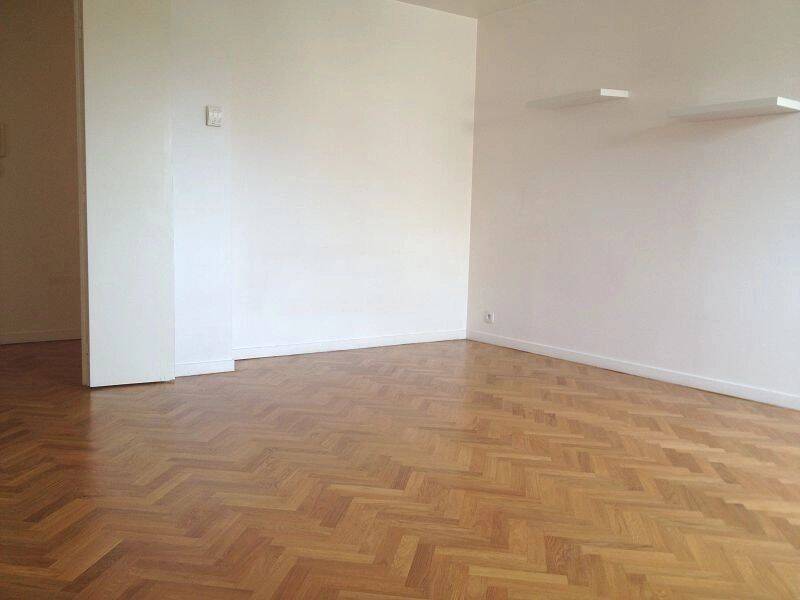 Appartement 2 pièces 55 m² · à Le Mesnil-Saint-Denis · 54,7 m² · 914 €/mois