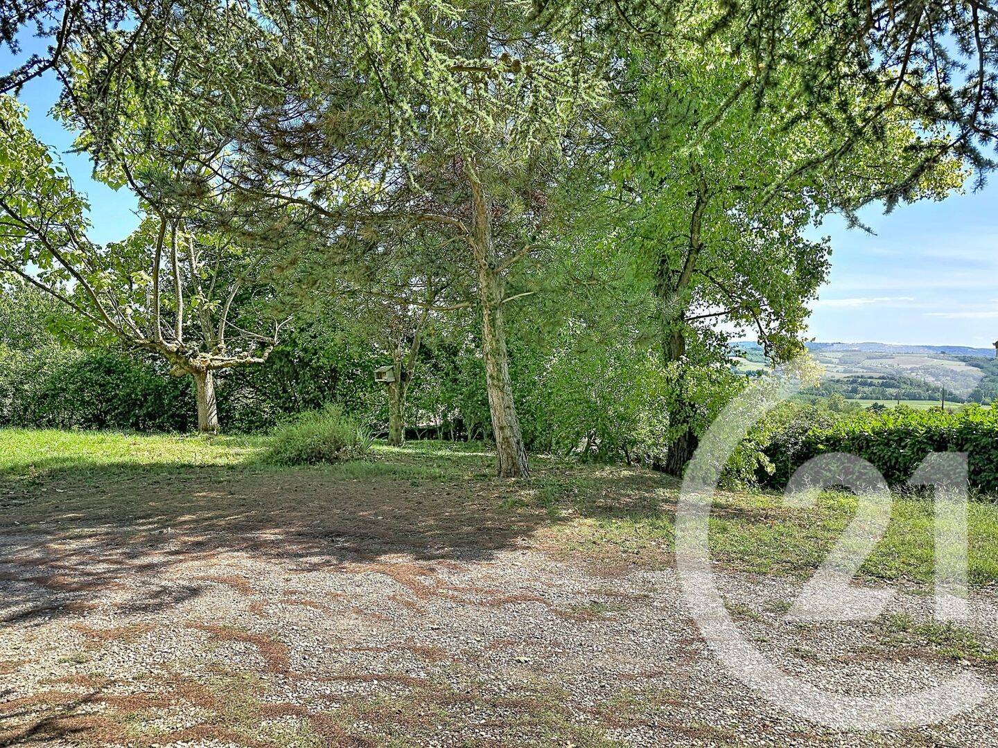 Terrain de 602 m² à Chuzelles - photo 2