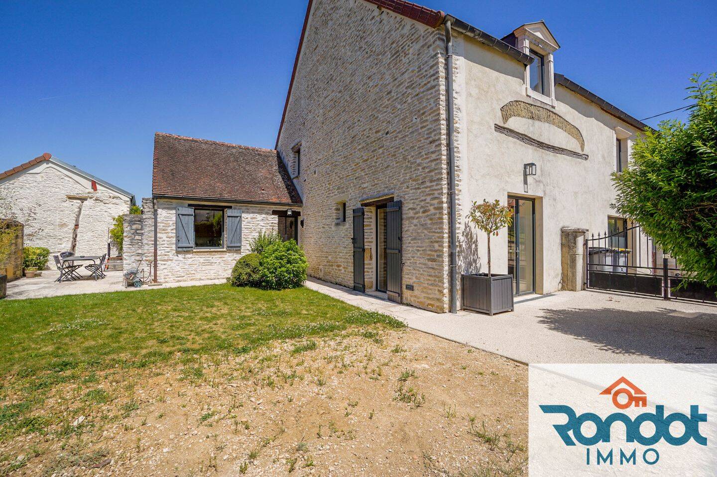 Maison 6 pièces 190 m² · à Pichanges · 190 m² · 365 000 €