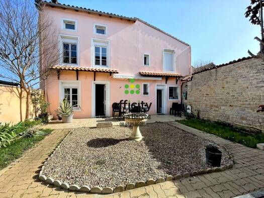 Maison de ville à vendre 124 000 € 4 pièces 3 chambres 110 m² 391 m² de terrain Aigre 16140