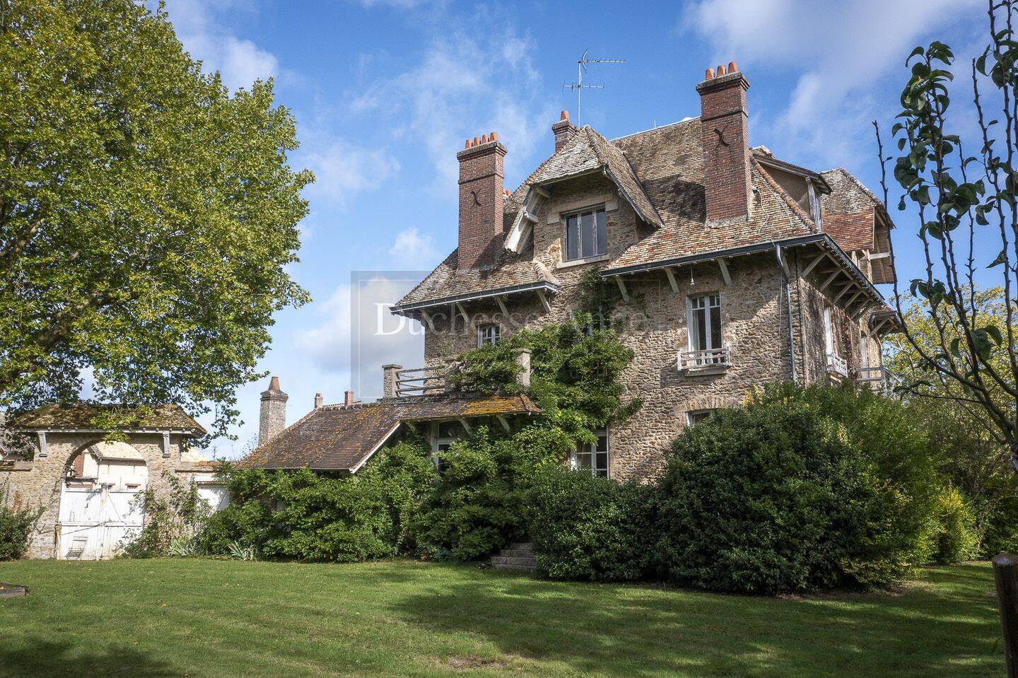 Maison 11 pièces 380 m² · à Montfort-l'Amaury · 380 m² · 1 100 000 €