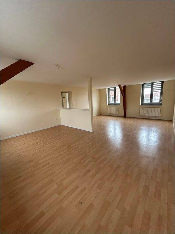 Appartement 1 pièce 126 m² · à Coudekerque-Branche · 125,7 m² · 935 €