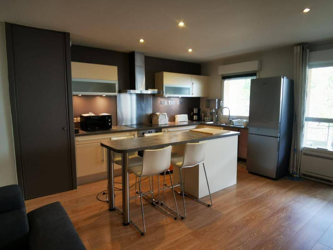 Colocation à louer - Pessac - 550 € - 2 pièces, 1 chambre, 1er étage · 550 €/mois