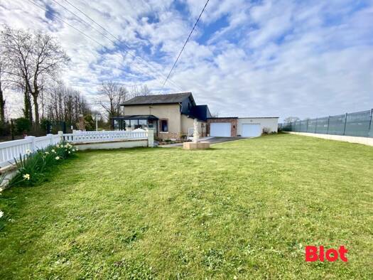 Maison à vendre 240 000 € 5 pièces 3 chambres 96,9 m² 1 385 m² de terrain Saint-Méen-le-Grand 35290