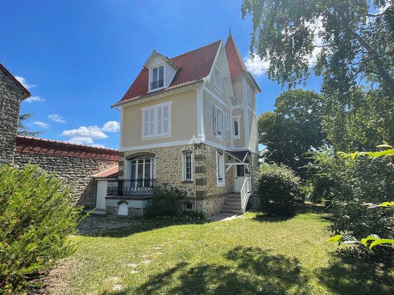 Maison à vendre 650 000 € 8 pièces 5 chambres 162 m² 918 m² de terrain Le Village Carrieres sous Poissy 78955