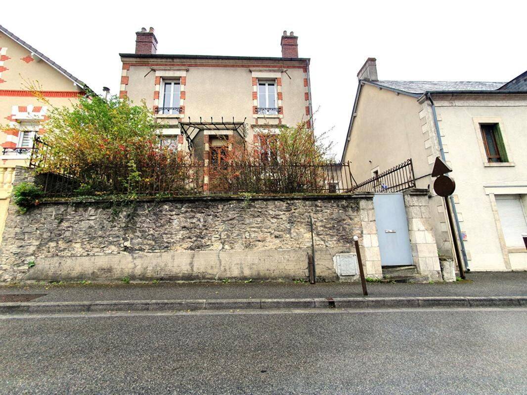 Maison 8 pièces 180 m² · à Bourges · 180 m² · 231 000 €
