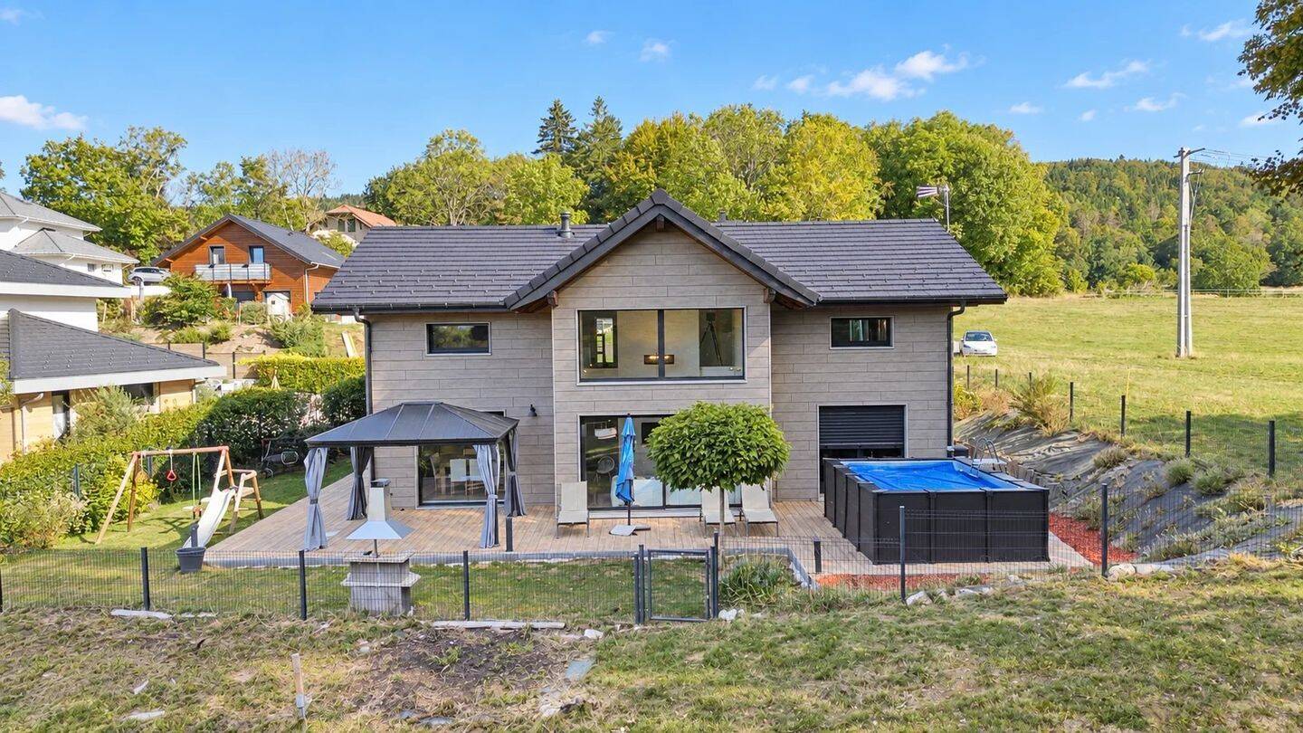 Maison 6 pièces 160 m² · à Cruseilles · 160 m² · 750 000 €