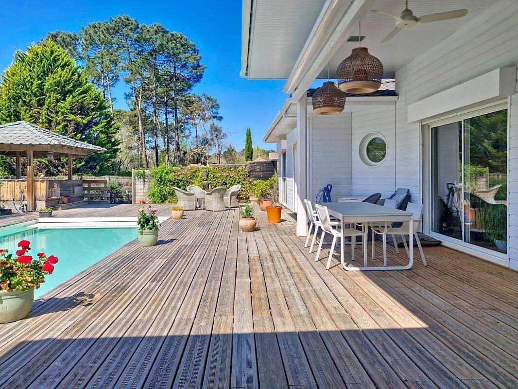Maison 7 pièces 210 m² · à Salles · 210 m² · 820 000 €