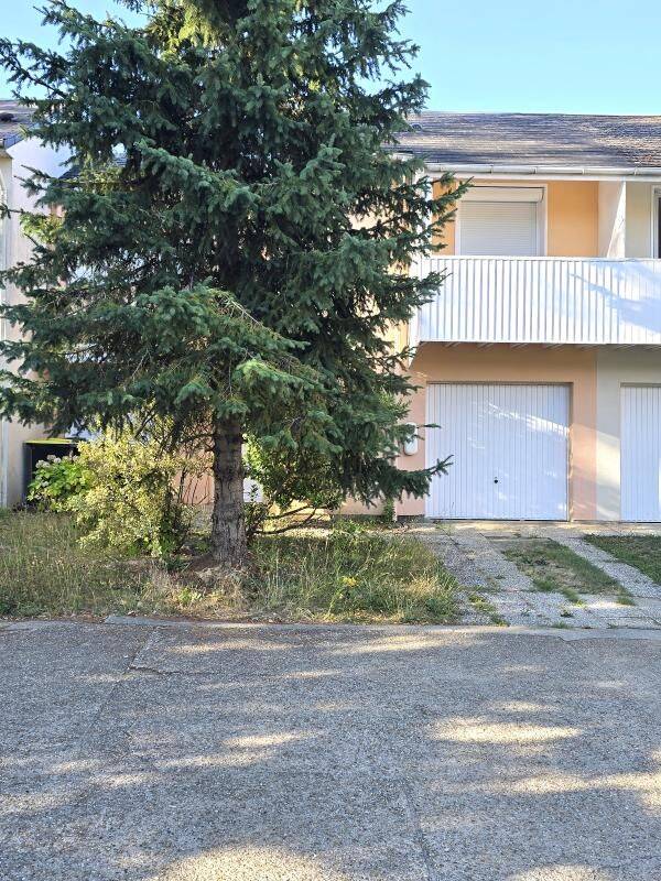 Maison 6 pièces 118 m² · à Élancourt · 118 m² · 1 800 €