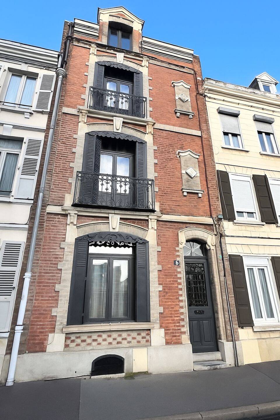 Maison 6 pièces 158 m² · à Amiens · 158 m² · 1 650 €