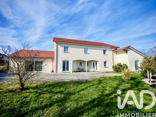 Maison à vendre 399 000 € 6 pièces 5 chambres 331 m² 2 443 m² de terrain Châtenois 88170