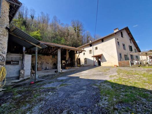 Maison à vendre 280 000 € 5 pièces 2 chambres 167,3 m² 7 347 m² de terrain Oriol-en-Royans 26190