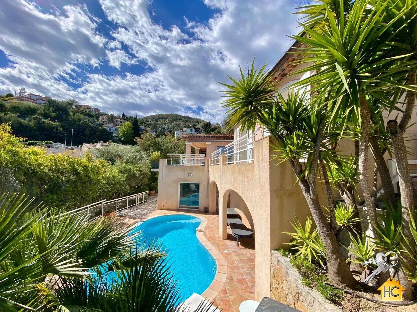 Maison 6 pièces 220 m² · à Mandelieu-la-Napoule · 220 m² · 1 180 000 €