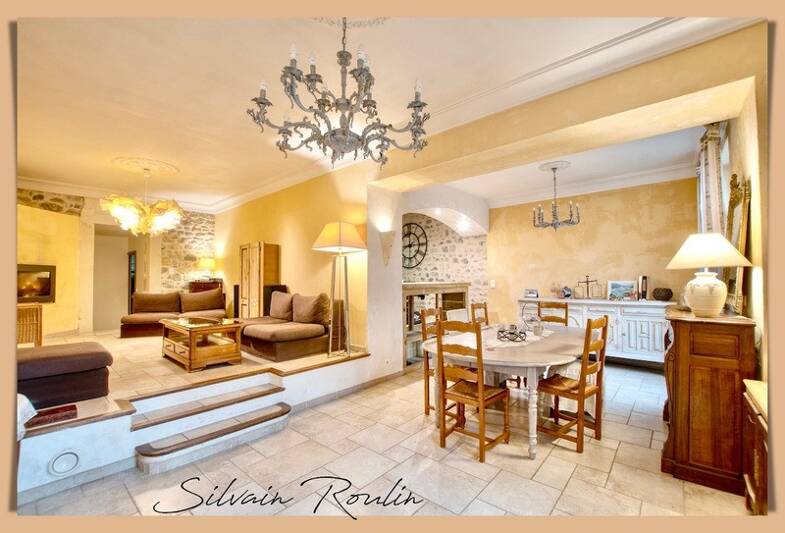 Maison à vendre 560 000 € 8 pièces 6 chambres 320 m² 380 m² de terrain Peripherie Nord Est Sud Est Nyons 26110
