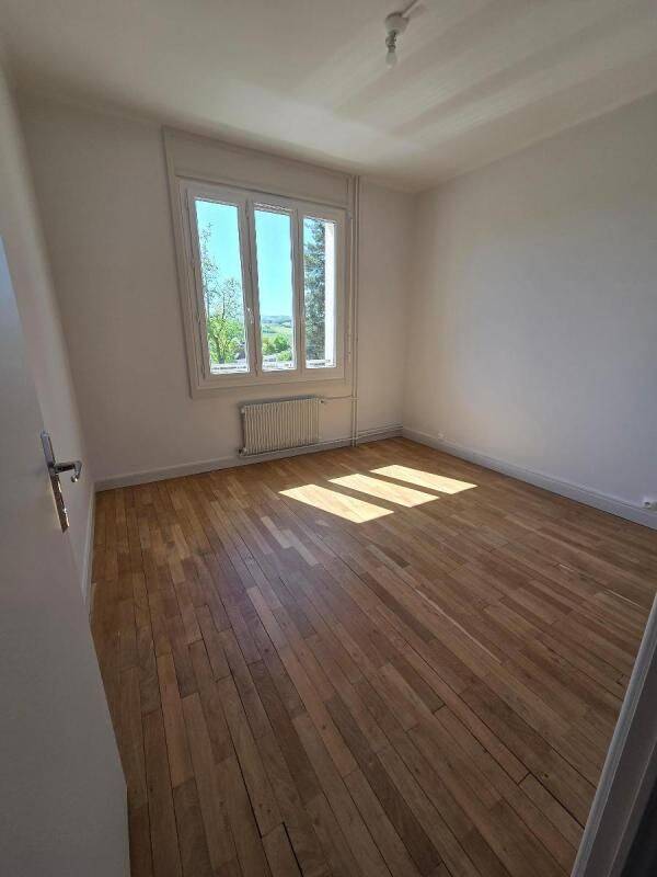 Appartement 4 pièces 117 m² · à Saint-Symphorien-sur-Coise · 117 m² · 970 €/mois