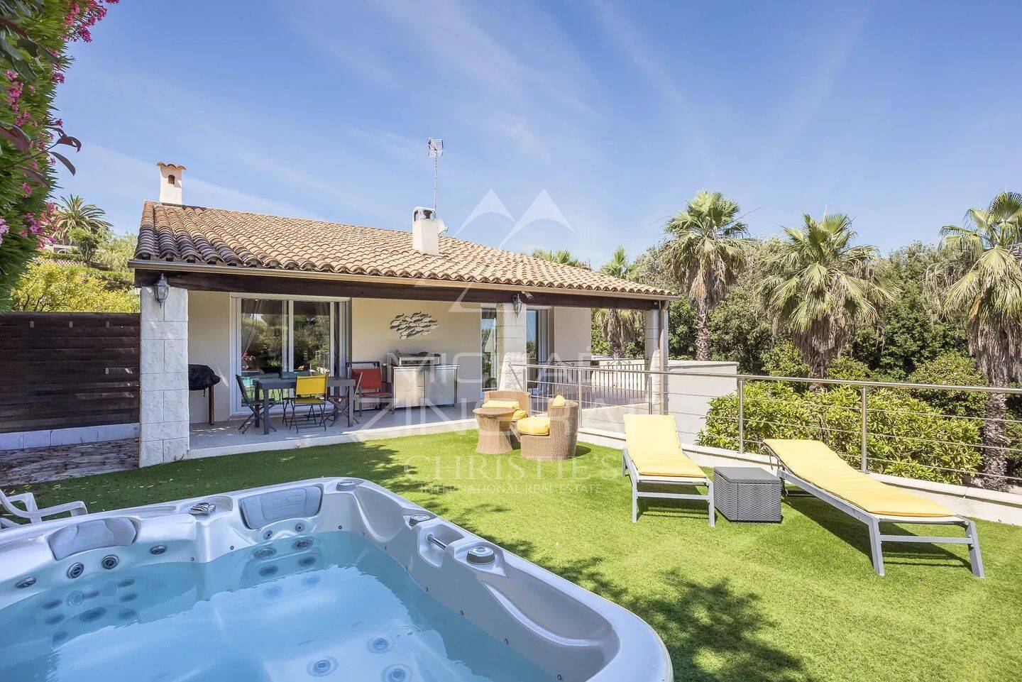 Maison 6 pièces 236 m² · à Cagnes-sur-Mer · 236 m² · 1 470 000 €