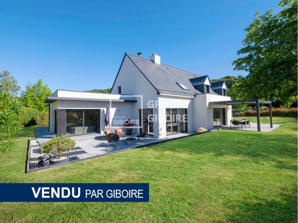 Maison 9 pièces 296 m² · à Bruz · 296 m² · 1 100 000 €