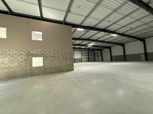 Local d'activités à louer 6 042 € 691 m² d'espace de stockage Argentine Beauvais 60000