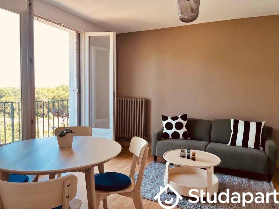 1 pièce 12 m² · à Tours · 12 m² · 460 €