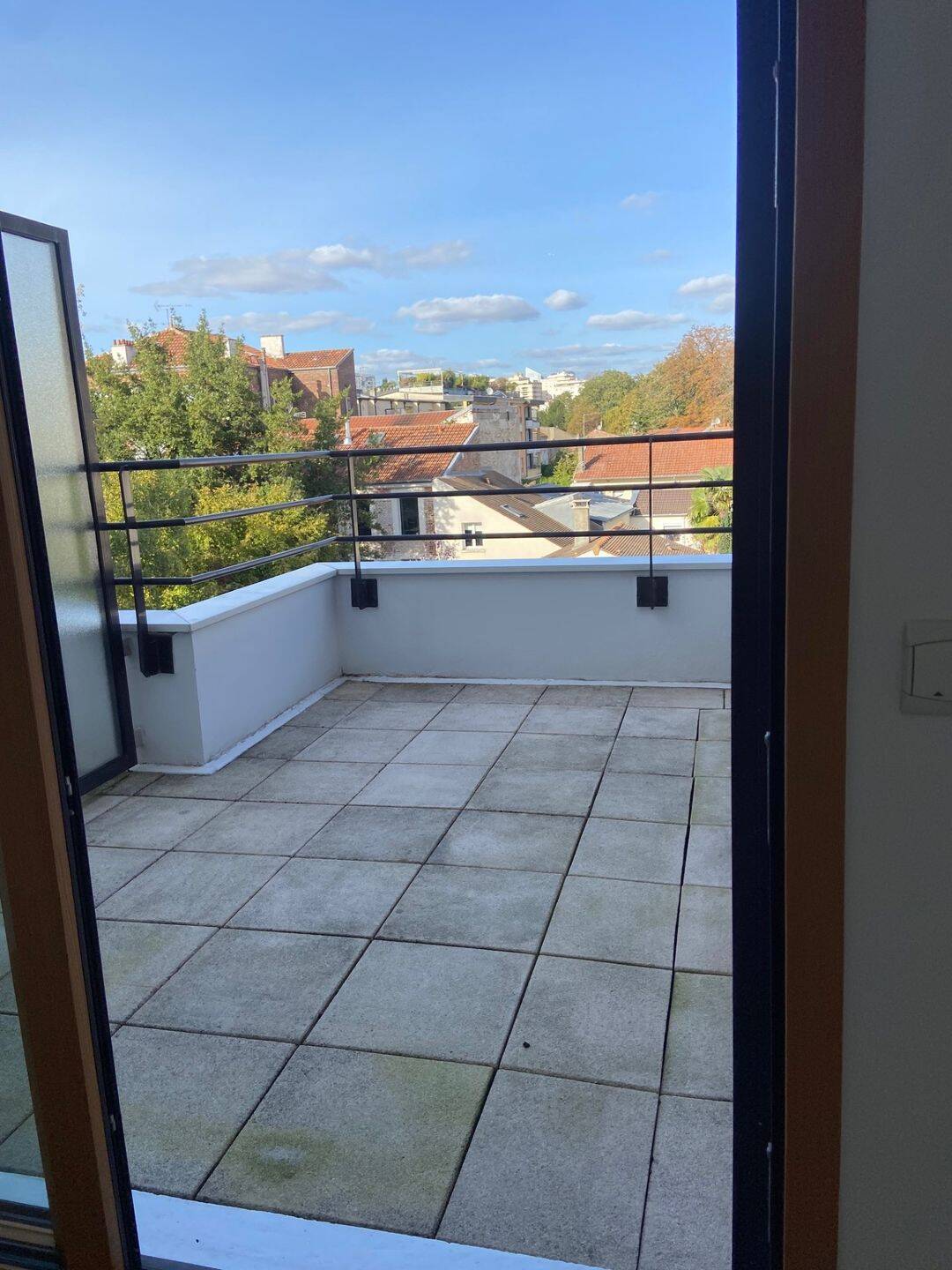 Appartement 1 pièce 42 m² · à Suresnes · 42,4 m² · 1 250 €/mois