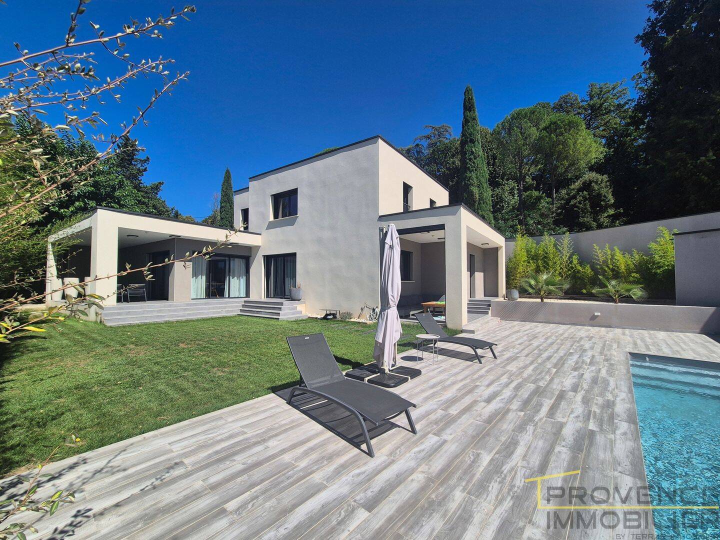 Maison 6 pièces 169 m² · à Montélimar · 169 m² · 590 000 €