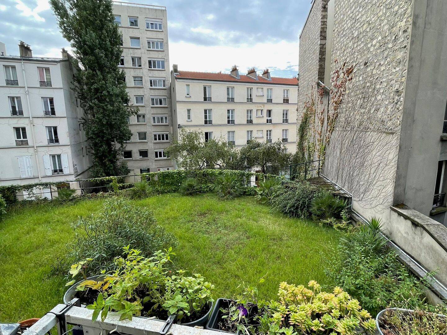Appartement 3 pièces 65 m² · à Paris 20ème Arrondissement · 65 m² · 2 400 €