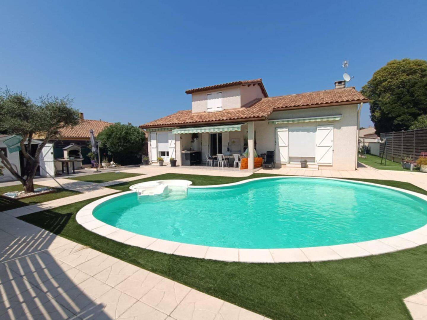 Maison 6 pièces 118 m² · à Colombiers · 118 m² · 370 000 €