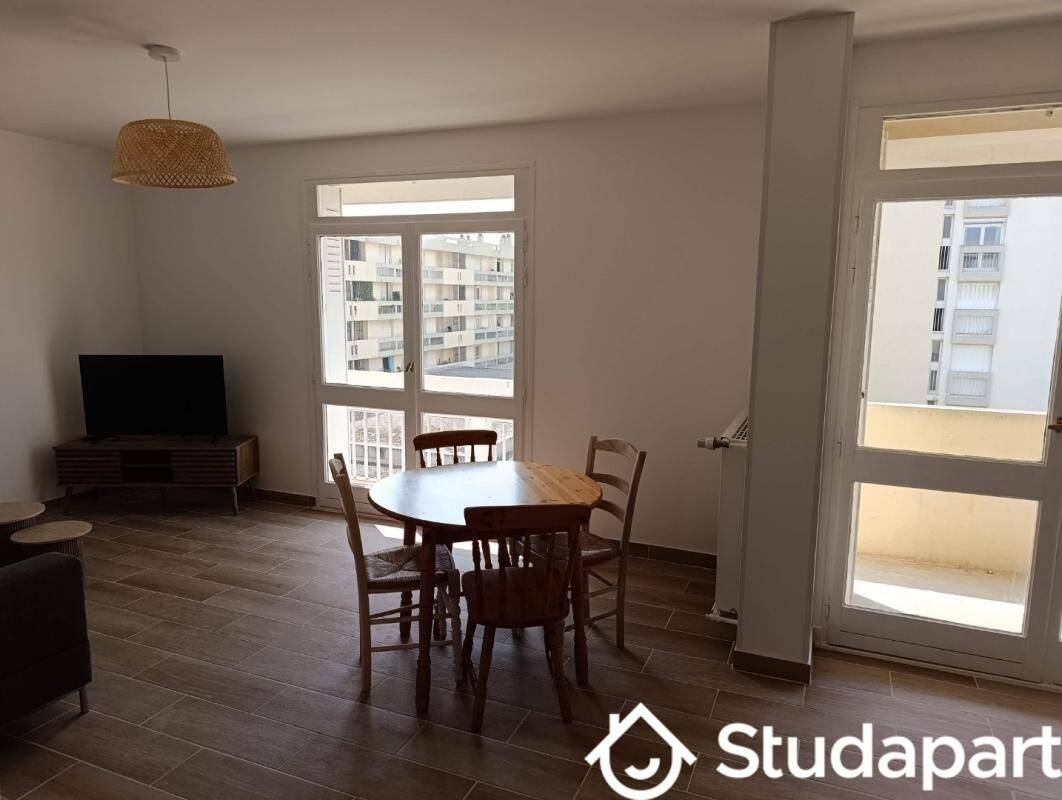 1 pièce 10 m² · à Valence · 10 m² · 430 €/mois