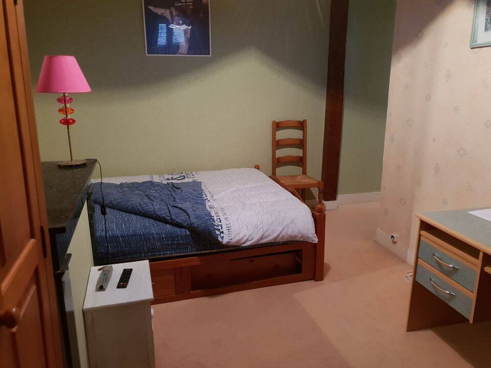 Appartement 1 pièce 15 m² · à Saint-Quentin · 15 m² · 350 €