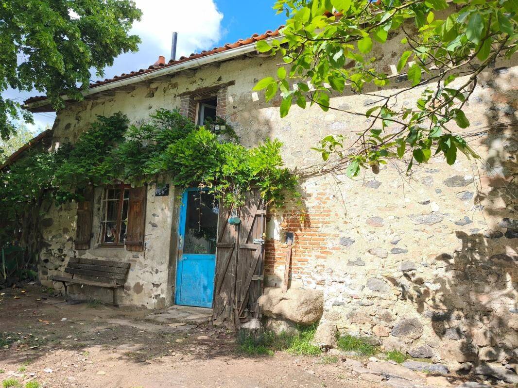 Maison 7 pièces 120 m² · à Lesterps · 120 m² · 109 000 €