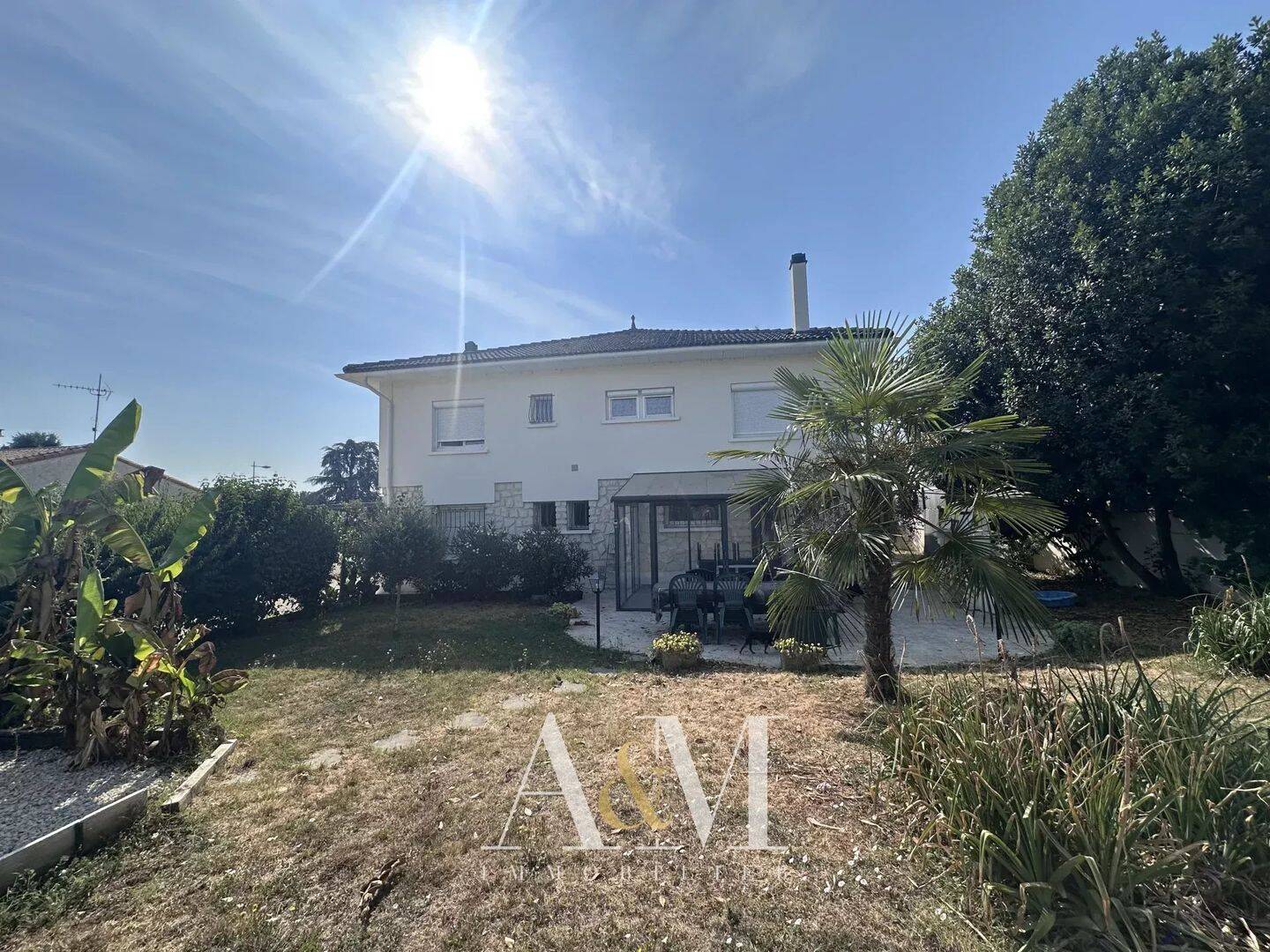 Maison 8 pièces 226 m² · à Angoulême · 226 m² · 237 000 €