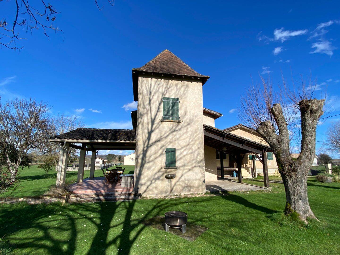 Maison 175 m² · à Parcoul-Chenaud · 175 m² · 231 000 €