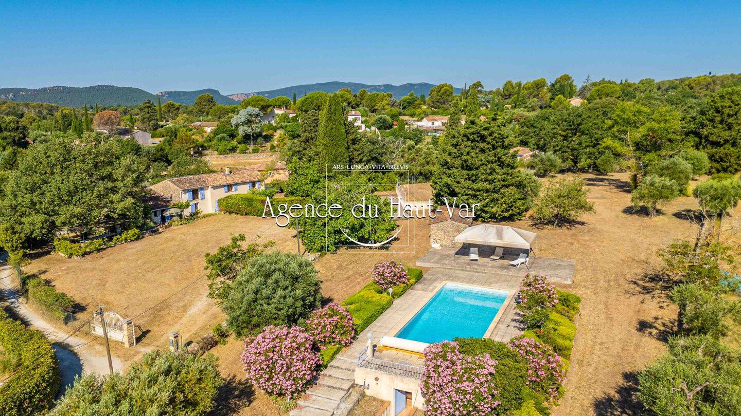 Maison 7 pièces 213 m² · à Bagnols-en-Forêt · 213 m² · 1 190 000 €