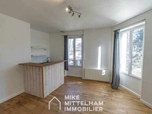Appartement à louer 850 € 2 pièces 1 chambre 39 m² Étage 2/2 Gambais 78950