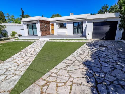 Maison de plain-pied à vendre 470 000 € 5 pièces 2 chambres 117 m² 705 m² de terrain Draguignan 83300