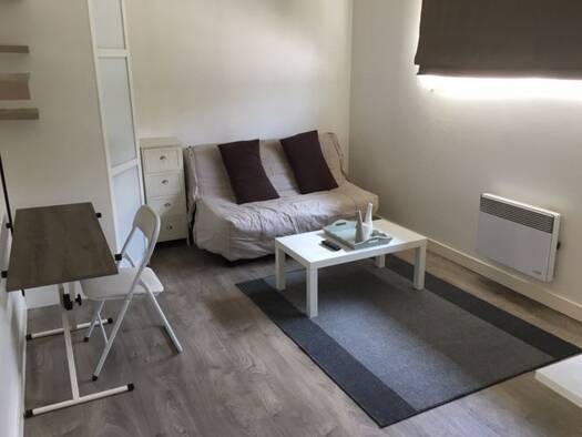 Appartement à louer 460 € 1 pièce 24 m² Étage 4/4 disponible dès maintenant Centre Ville Niort 79000