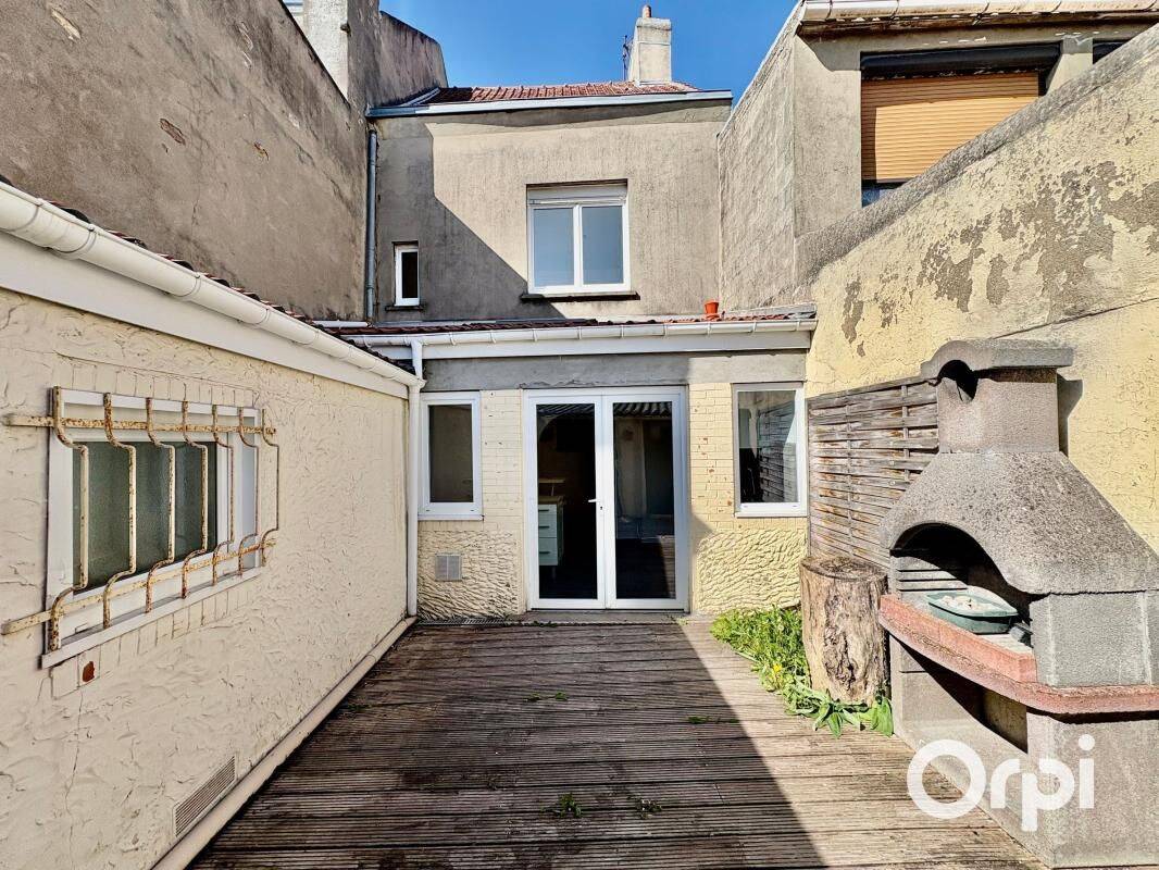 Maison 5 pièces 106 m² · à Calais · 106 m² · 155 000 €
