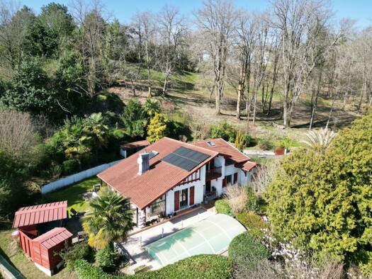 Maison à vendre 650 000 € 6 pièces 4 chambres 152 m² 1 700 m² de terrain Ustaritz 64480