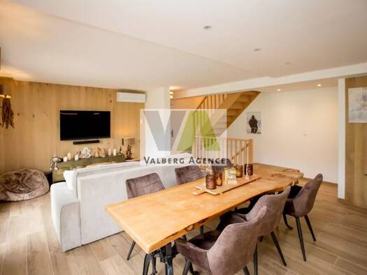Chalet à vendre 525 000 € 5 pièces 4 chambres 109,7 m² 296 m² de terrain Roubion 06420