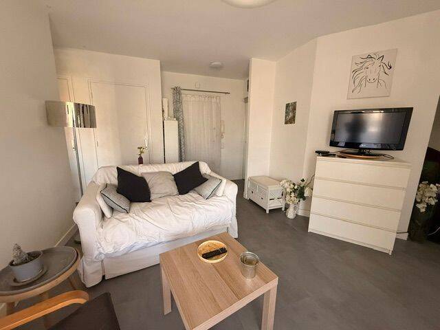 Appartement 2 pièces 53 m² · à Oullins-Pierre-Bénite · 52,7 m² · 850 €