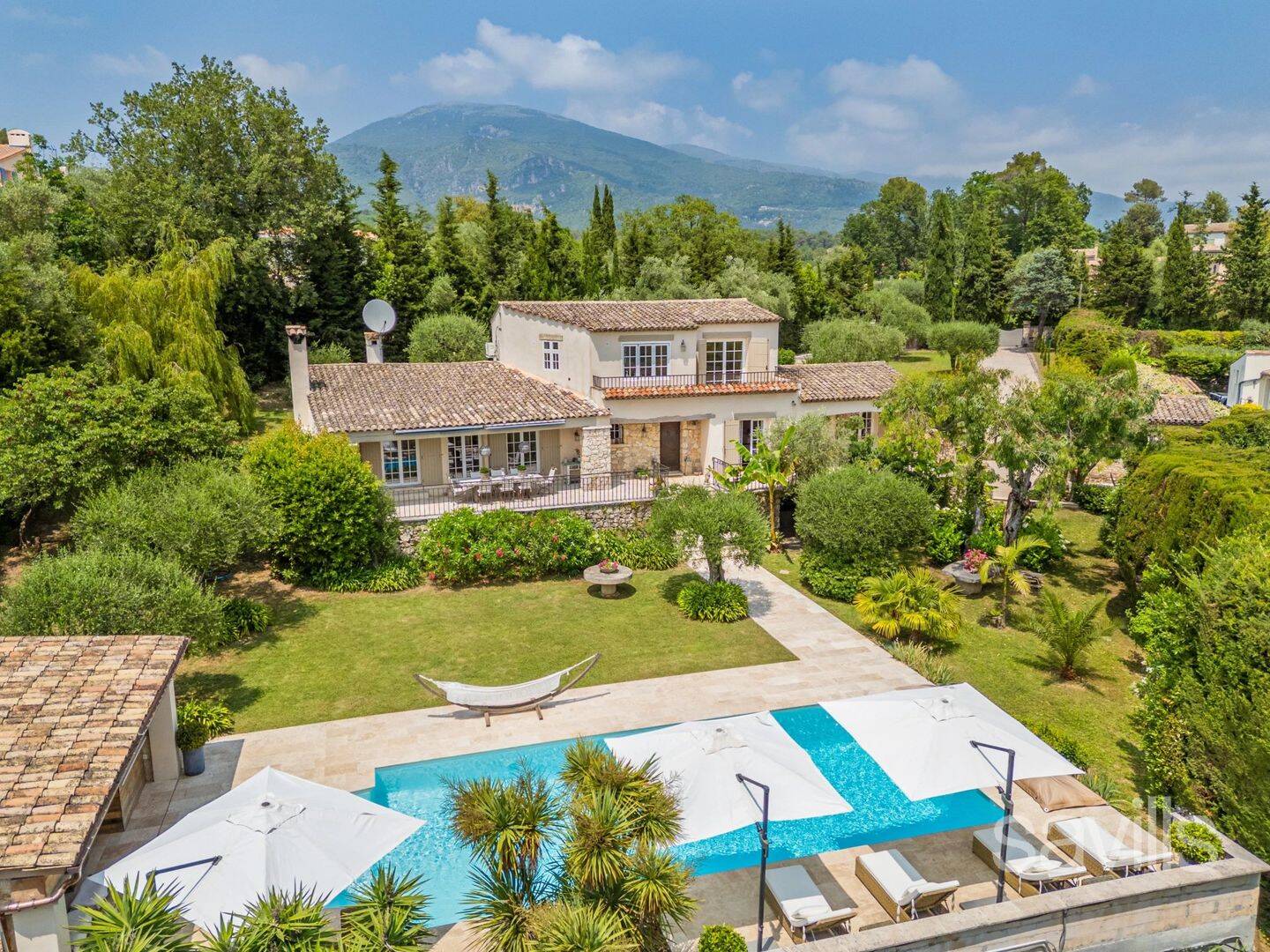 Maison 220 m² · à Roquefort-les-Pins · 220 m² · 2 390 000 €