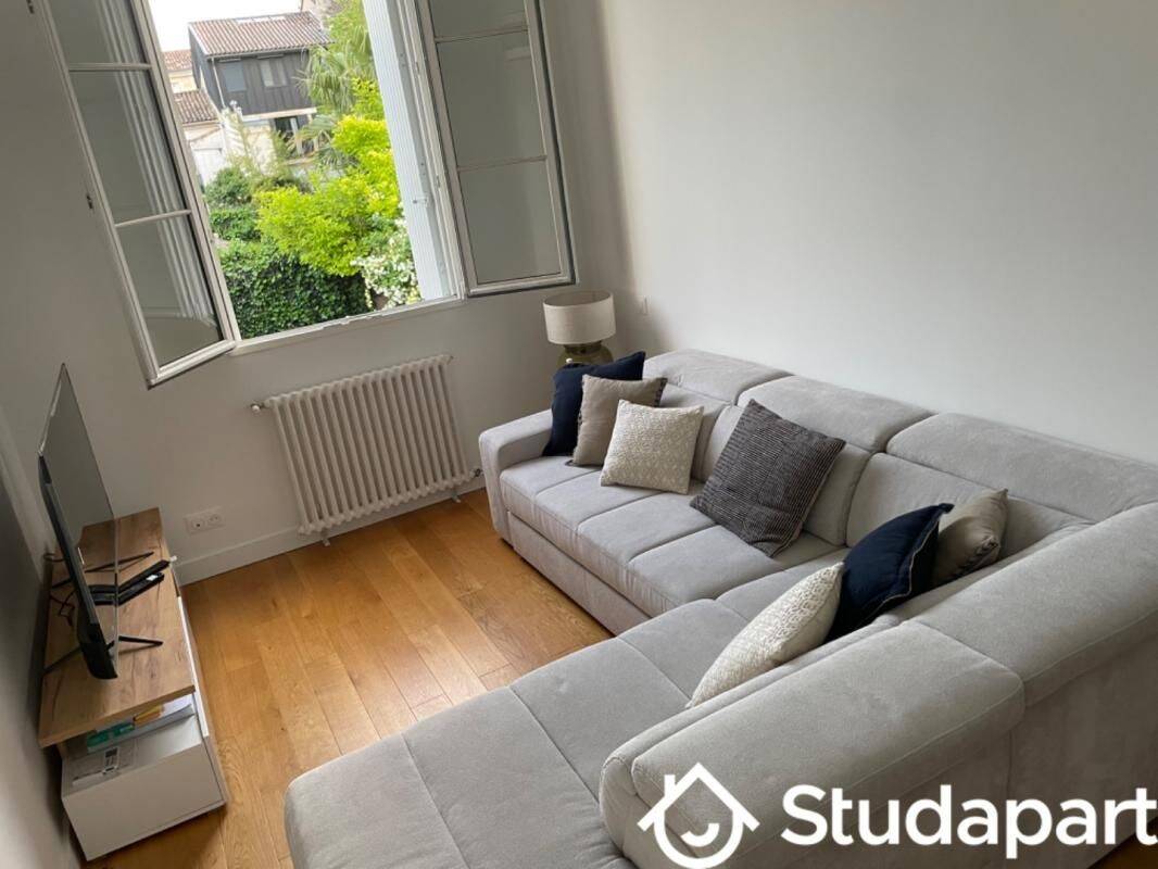 Appartement 1 pièce 156 m² · à Bordeaux · 156 m² · 730 €