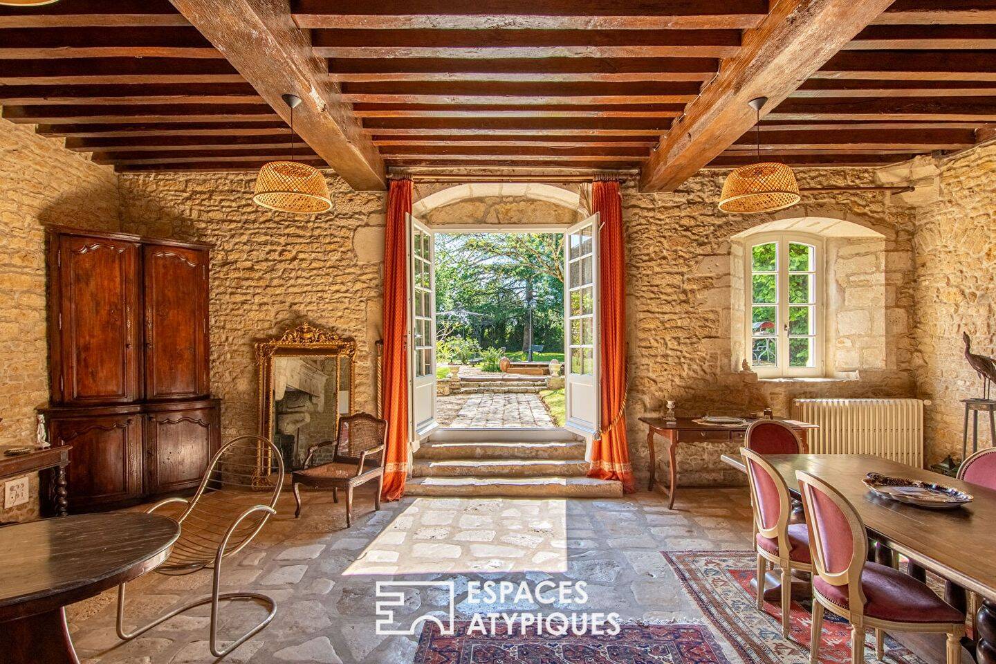 Maison 7 pièces 241 m² · à Rives-du-Fougerais · 241 m² · 464 000 €