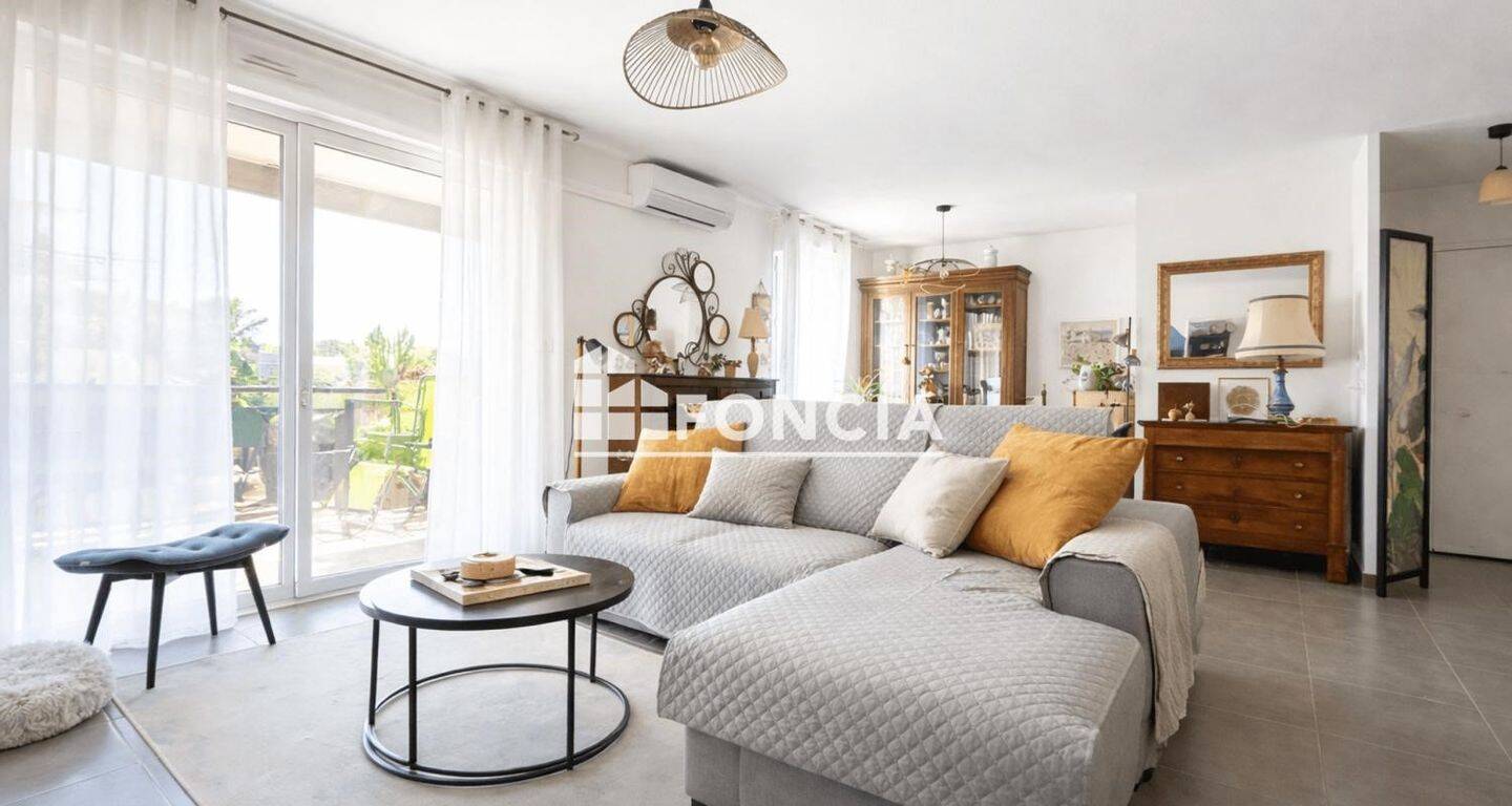 Appartement 4 pièces 77 m² · à Fréjus · 76,6 m² · 303 000 €