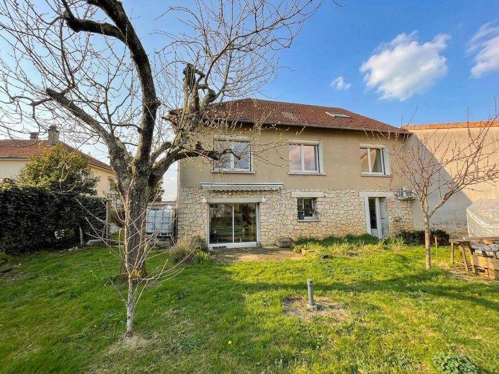 Maison 8 pièces 176 m² · à Saint-Benoît · 176 m² · 274 300 €
