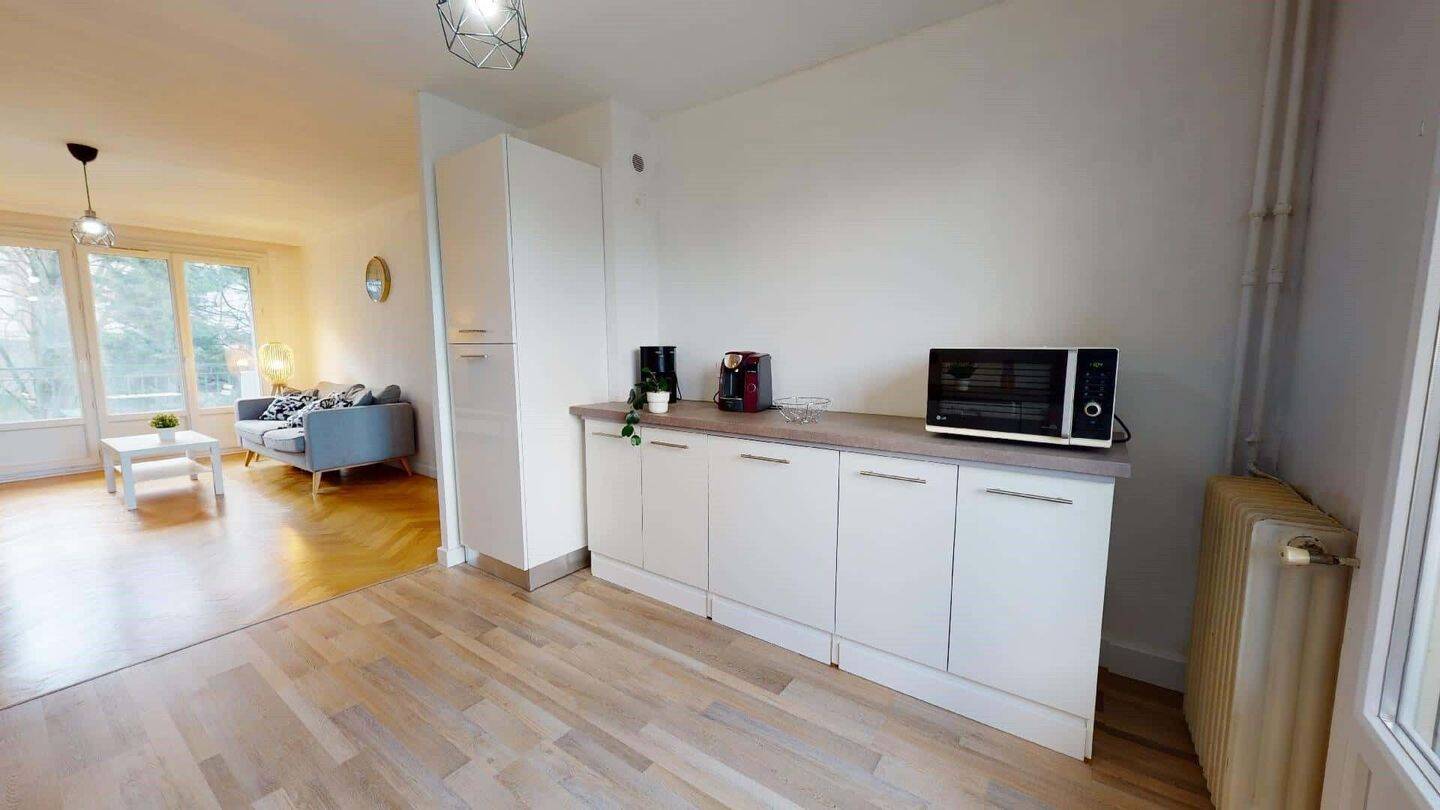 Room in Rue Victor Basch, Villeurbanne for 88 m² with 5 bedrooms — 8