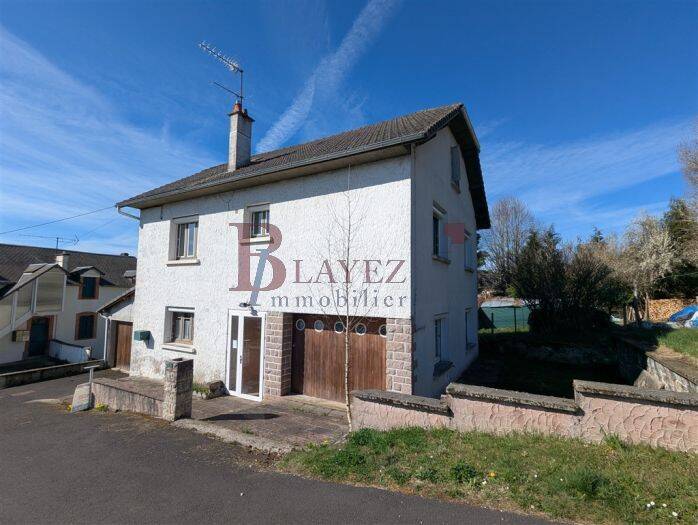 Maison 6 pièces 117 m² · à Merlines · 117,1 m² · 77 000 €