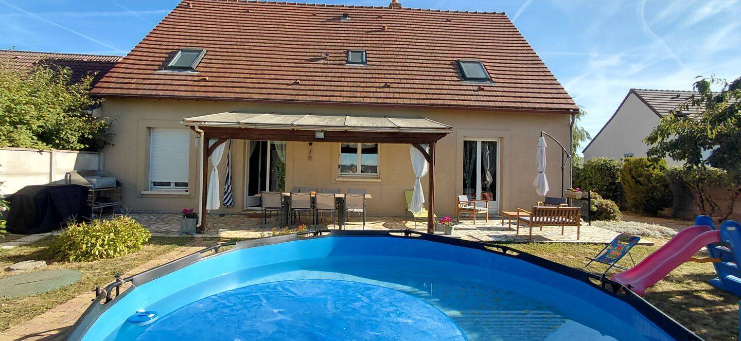 Maison 8 pièces 166 m² · à Chartres · 166 m² · 295 000 €