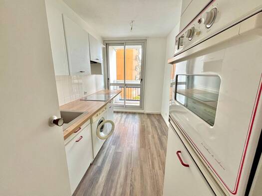 Appartement à louer 550 € 2 pièces 1 chambre 44,4 m² 3ème étage Saint-Étienne 42000